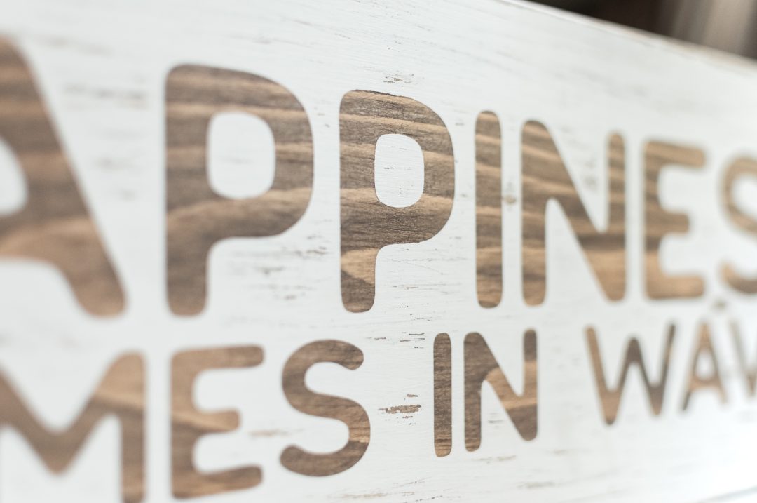 Happiness Comes in Waves Handmade Wood Beach Sign - Image 5
