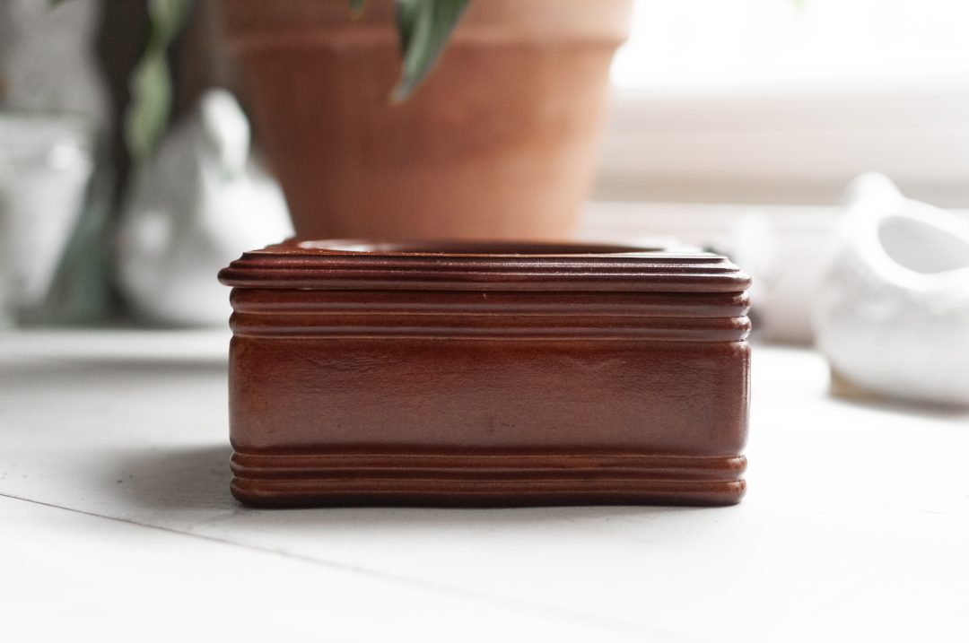 Vintage MELE Wooden Jewelry Box with Painted Floral Design - Image 4